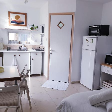 כרמונ'ס פטיו - Carmona'S Patio Apartment Eilat Ruang foto