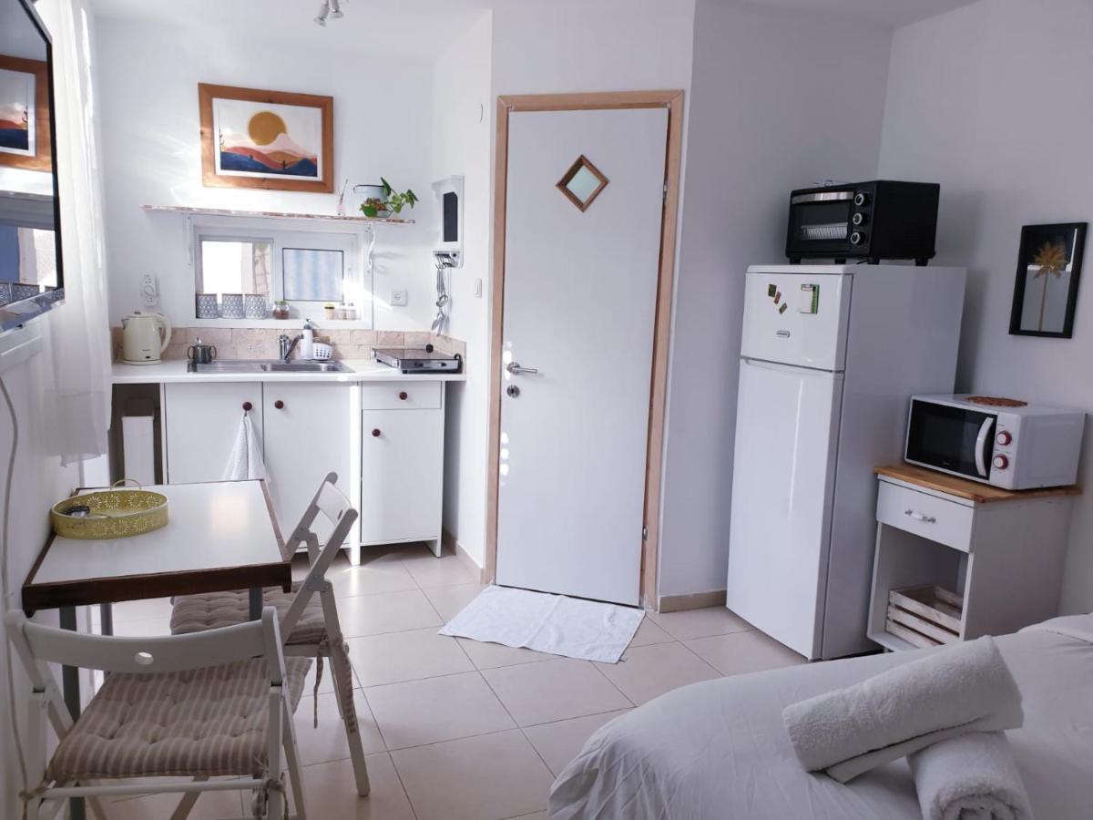 כרמונ'ס פטיו - Carmona'S Patio Apartment Eilat Ruang foto